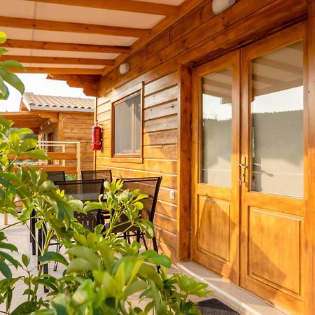 Agrelia Homes Dragano エクステリア 写真
